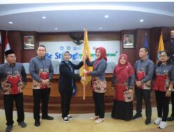 Rektor Unila Lepas Kontingen Peksiminas ke UNJ
