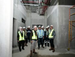 Sekjen Kemendikti Saintek dan Dirjen Dikti Tinjau Progres Pembangunan RSPTN Unila