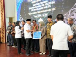 Rektor Unila Terima Penghargaan atas Kolaborasi dalam Penyusunan RPJMD Provinsi Lampung 2025–2029
