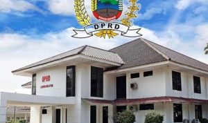 KANTOR DPRD LAMSEL