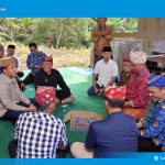 tokoh adat